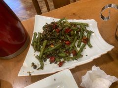 -石磨豆花家常菜·牦牛排土火锅