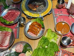 -青瓦炭韩潮烤肉(花园道店)