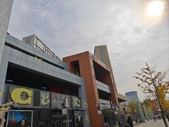-百年港湾奥特莱斯(香炉礁店)