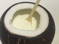 -志龙皇冠吃货椰子铺