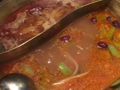 -重庆爽翻天老火锅(临平万达广场店)