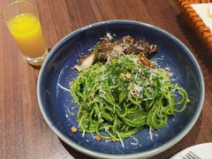 鸡肉松仁菠菜汁意面-西堤牛排(龙德广场店)