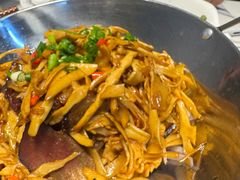 -三湘四水正宗湘菜(君峰路店)