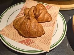 法式黄油牛角包-404干式熟成牛排馆•聚会餐厅