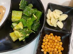 凉拌黄瓜-八乔煎肉馆·丹东特色煎锅(梅林店)