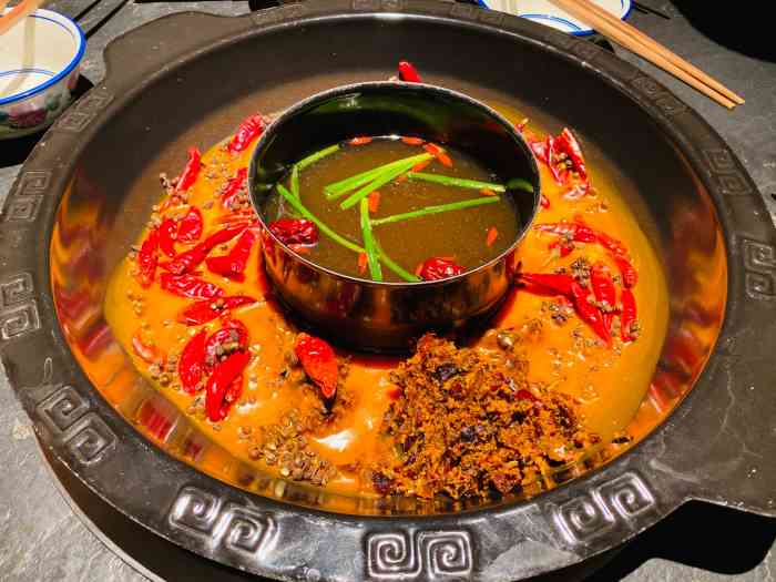 重庆大枫火锅(南下塘店)-"说了很久的大枫,终于来吃了～和两个小伙.