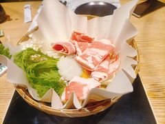 -枝魯枝魯自助料理