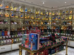 -VENCHI 闻绮(北京国贸商城店)