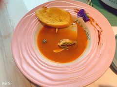 冬阴功海鲜汤-蜜桃花开·中西融合菜E&W(南长街店)