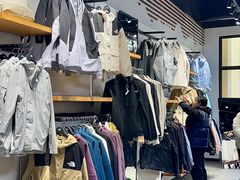 -百联奥特莱斯广场(南京店)