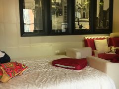 -喜鹊愉家酒店(郑州曼哈顿博览中心地铁站店)