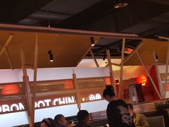 大堂-龙少爷碳火干锅(环球中心店)