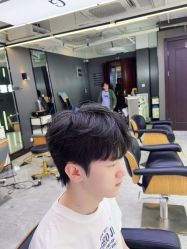 -藤野造型烫发染发