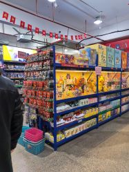 -逝水玩具折扣店