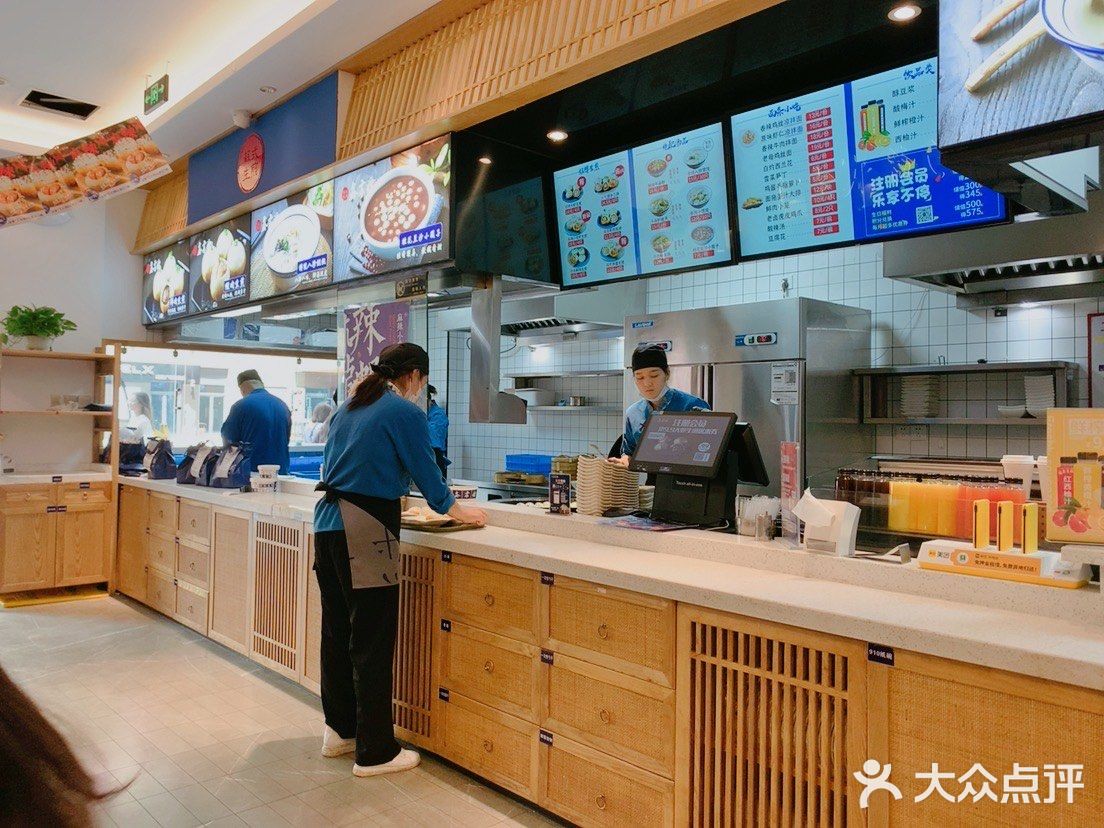 这家店汤汁是甜味也不是很油腻发