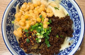 Dry Pea and Pork Sauce Knife-Edged Noodles