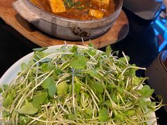 -帅巴人舅母子腊蹄民俗村