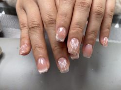 -芊屿芊浔美甲