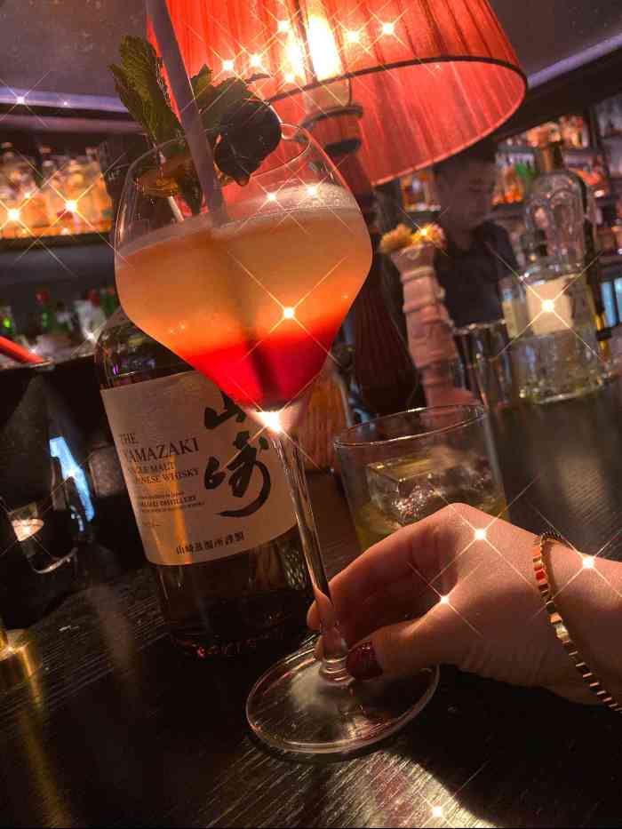 翠贝卡西餐酒吧(河西旗舰店)-"工作日晚上去的,没想到人挺多.