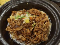 沙爹金菇肥牛肉煲-新世界餐厅(万达店)