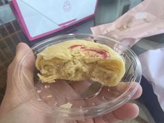 现烤茉莉花饼-嘉华鲜花饼(束河店)