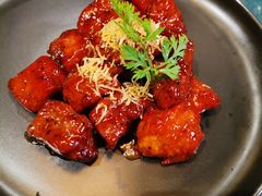 红酒泡沫牛仔粒-荟廷·晶萃(陆家嘴尚悦湾店)