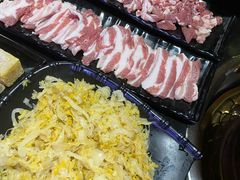 -果松木炭酸菜铜火锅·外婆参鸡汤