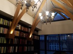 -钟书阁(松江泰晤士小镇店)