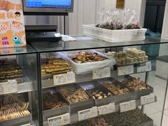 面包甜点陈列柜-上海哈尔滨食品厂(淮海中路店)