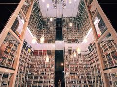 -钟书阁(松江泰晤士小镇店)