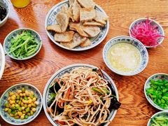 老北京炸灌肠-门框胡同百年卤煮(新街口店)