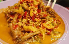 Pickled Mustard Tuber Chicken Feet