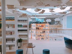 -猫的天空之城概念书店(北戴河蔚蓝海岸店)
