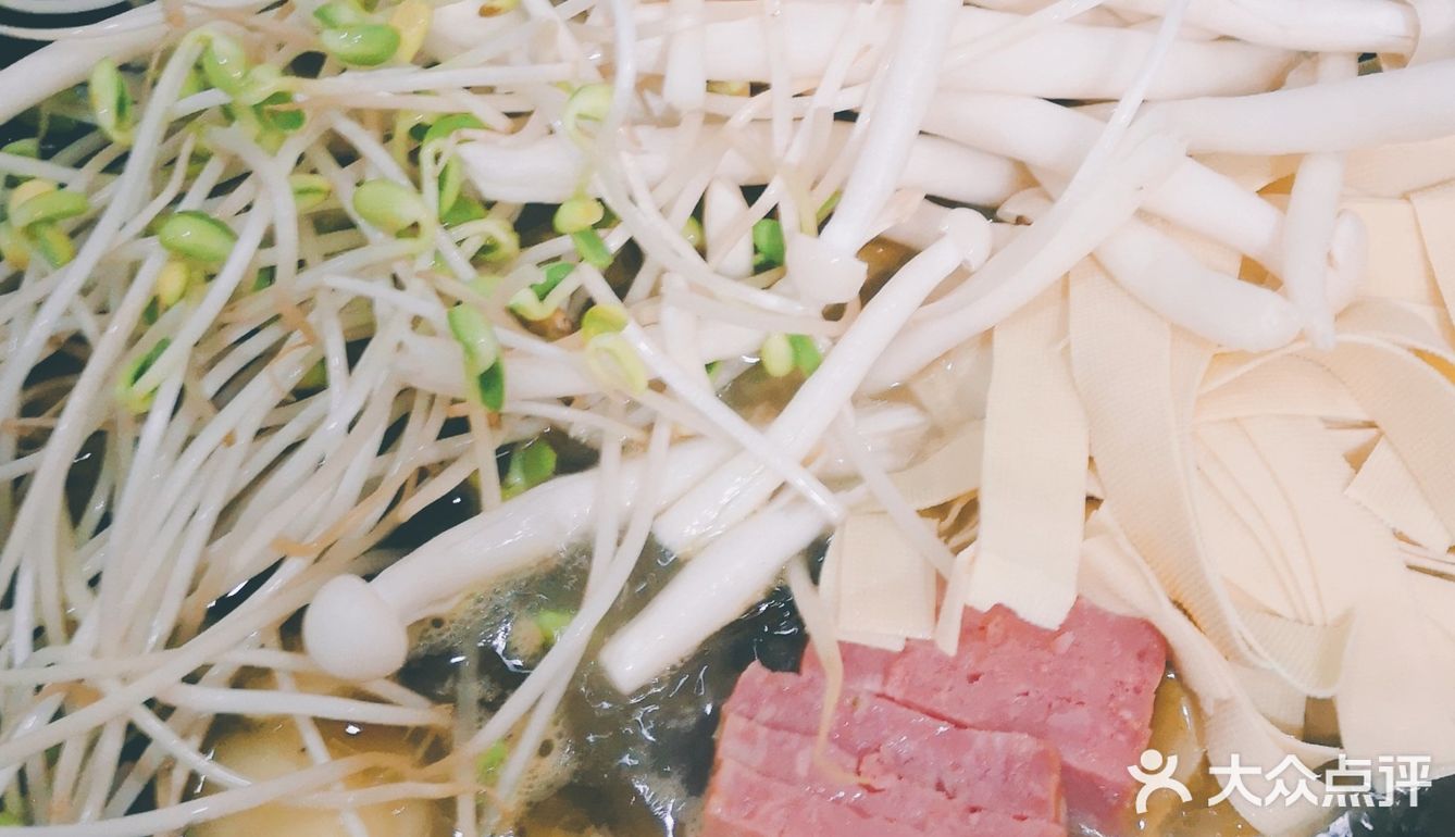 一人食没有鱼的各种杂蔬酸菜鱼