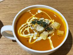 南瓜汤-HELLO 27 意面·沙拉·帕尼尼