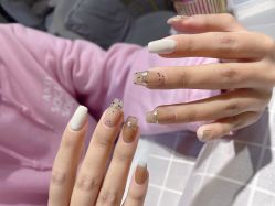 -UGIRL有个美甲