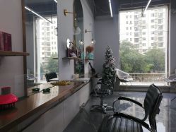 -茶发Salon·烫发染发理发