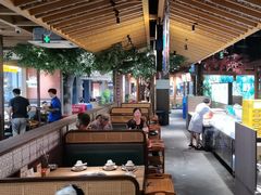 -野山舂·贵州现舂酸汤火锅(鸿通城店)