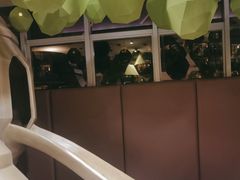 -水桶王国主题餐厅·聚会·生日派对·亲子活动·家庭套餐(亚龙湾希尔顿店)