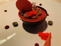 草莓和白芦竹笋-广州四季酒店·佰鲜汇·现代法餐