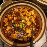 决定来青年餐厅了，定了两桌，服务人员的态度非常好