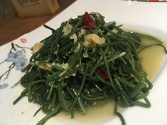 酸酸蒜蓉拌沙葱-西域阿里马新疆菜·清真(桂花路店)
