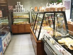 面包甜点陈列柜-爱焙乐·快乐烘焙(场联路店)