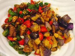 茄子肉丁小公鸡双拼拌面-文三里屯面馆(三里屯店)