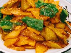 地三鲜-新巴黎大酒店-巴黎中餐厅