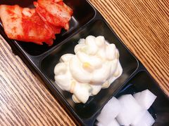 爽口泡菜-吴草鸡爪오초닭발韩食堂(融恒盈嘉中心店)