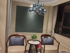 -莱蔻·圣灸堂·推拿艾灸(天山店)