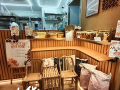 -天井·丑面包搭咖啡