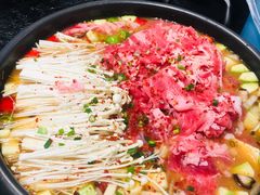 韩式牛肉大酱火锅-烤路里·韩国品质自助烤肉(石路天虹4号店)