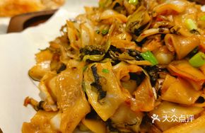 Old Jar Sichuan Pickle Stir-Fried Shahe Rice Noodles